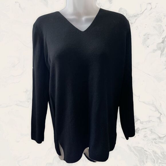 Sutton Studio Long Sleeve Black CashmereSweater - Size M - Black